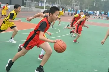 如何通过团队协作策略提升整体篮球水平_1